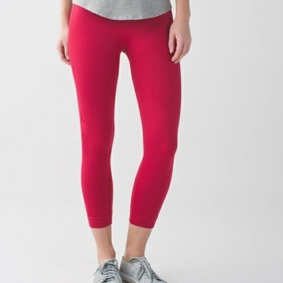 Lululemon Zone Tight Leggings in Cranberry 2 - Picture 13 of 13